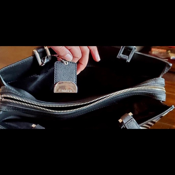 Calvin Klein Blue/White/Black striped shoulder bag - Picture 7 of 9